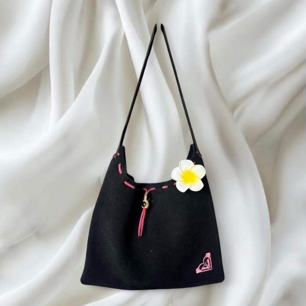 Roxy shoulder bag black suede pink logo drawstring closure y2k vintage